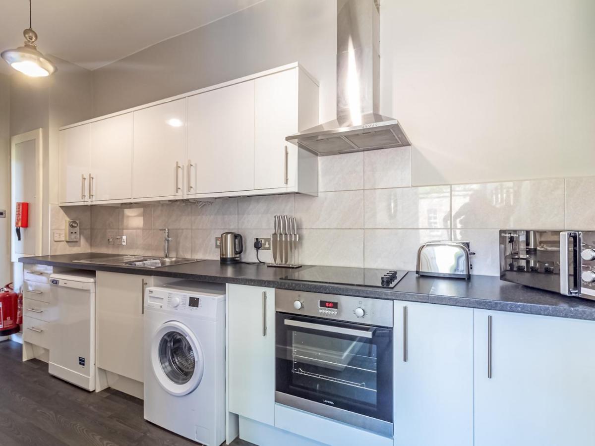Pass The Keys Spacious And Homely Flat On The Royal Mile Edinburg Exteriör bild