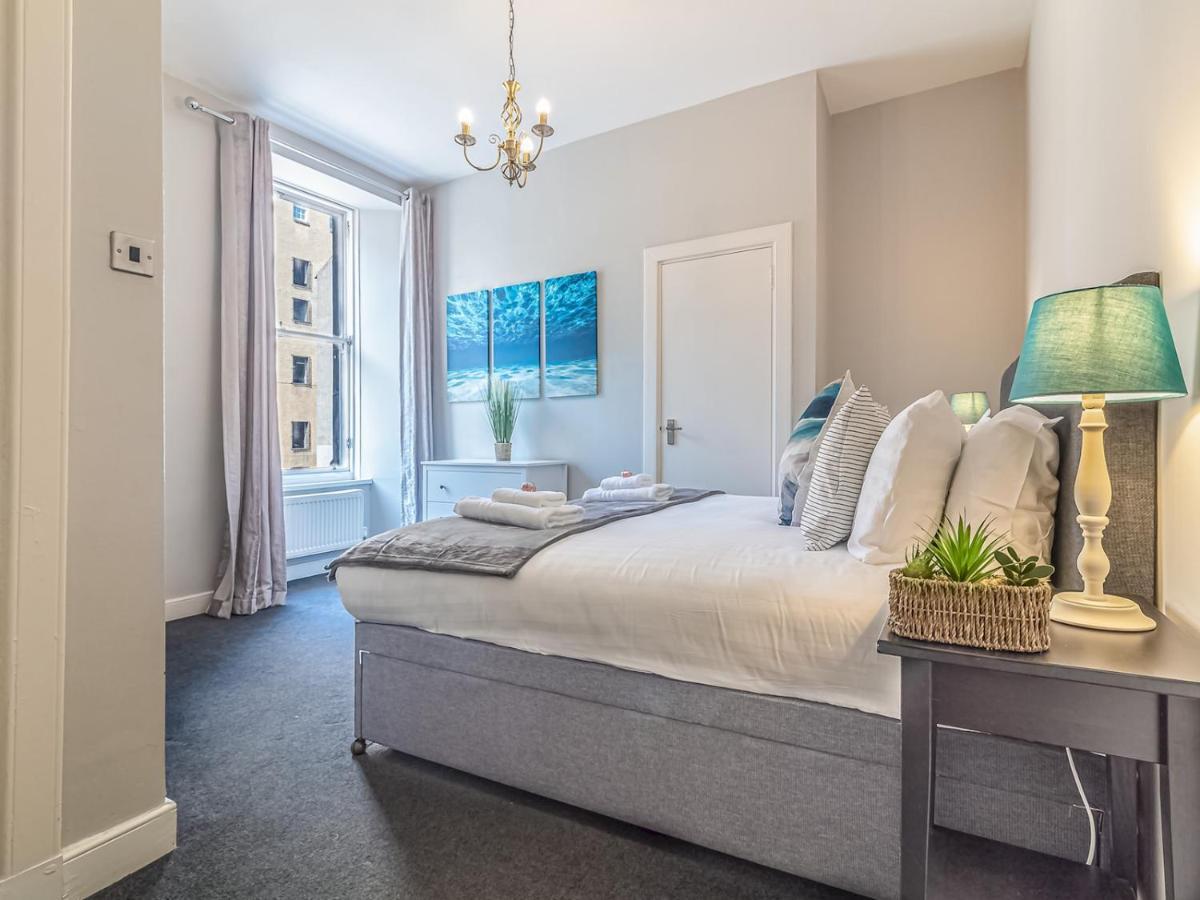 Pass The Keys Spacious And Homely Flat On The Royal Mile Edinburg Exteriör bild