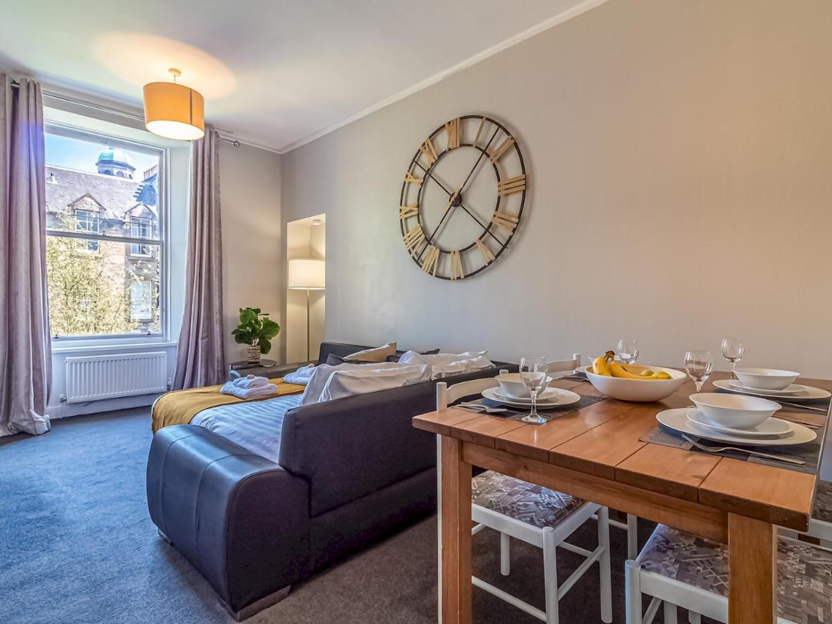 Pass The Keys Spacious And Homely Flat On The Royal Mile Edinburg Exteriör bild