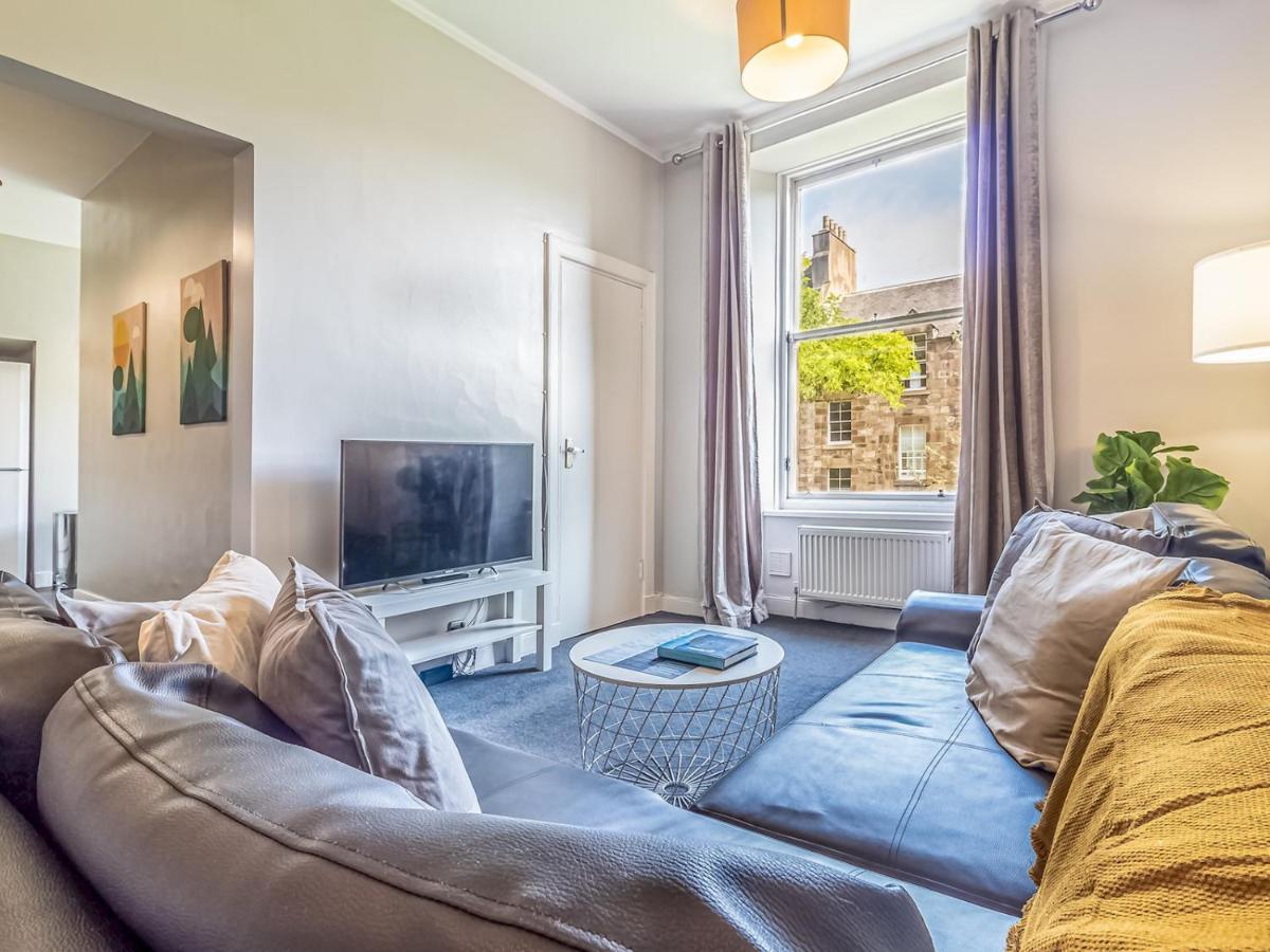 Pass The Keys Spacious And Homely Flat On The Royal Mile Edinburg Exteriör bild