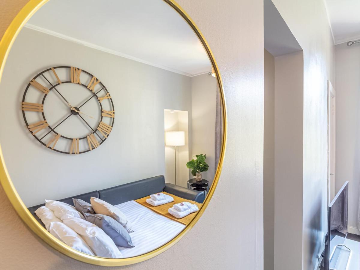 Pass The Keys Spacious And Homely Flat On The Royal Mile Edinburg Exteriör bild