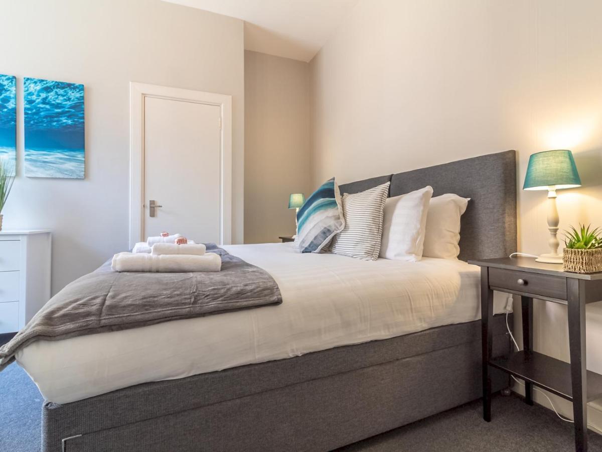 Pass The Keys Spacious And Homely Flat On The Royal Mile Edinburg Exteriör bild