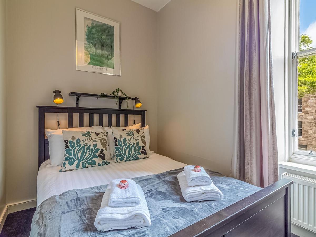 Pass The Keys Spacious And Homely Flat On The Royal Mile Edinburg Exteriör bild