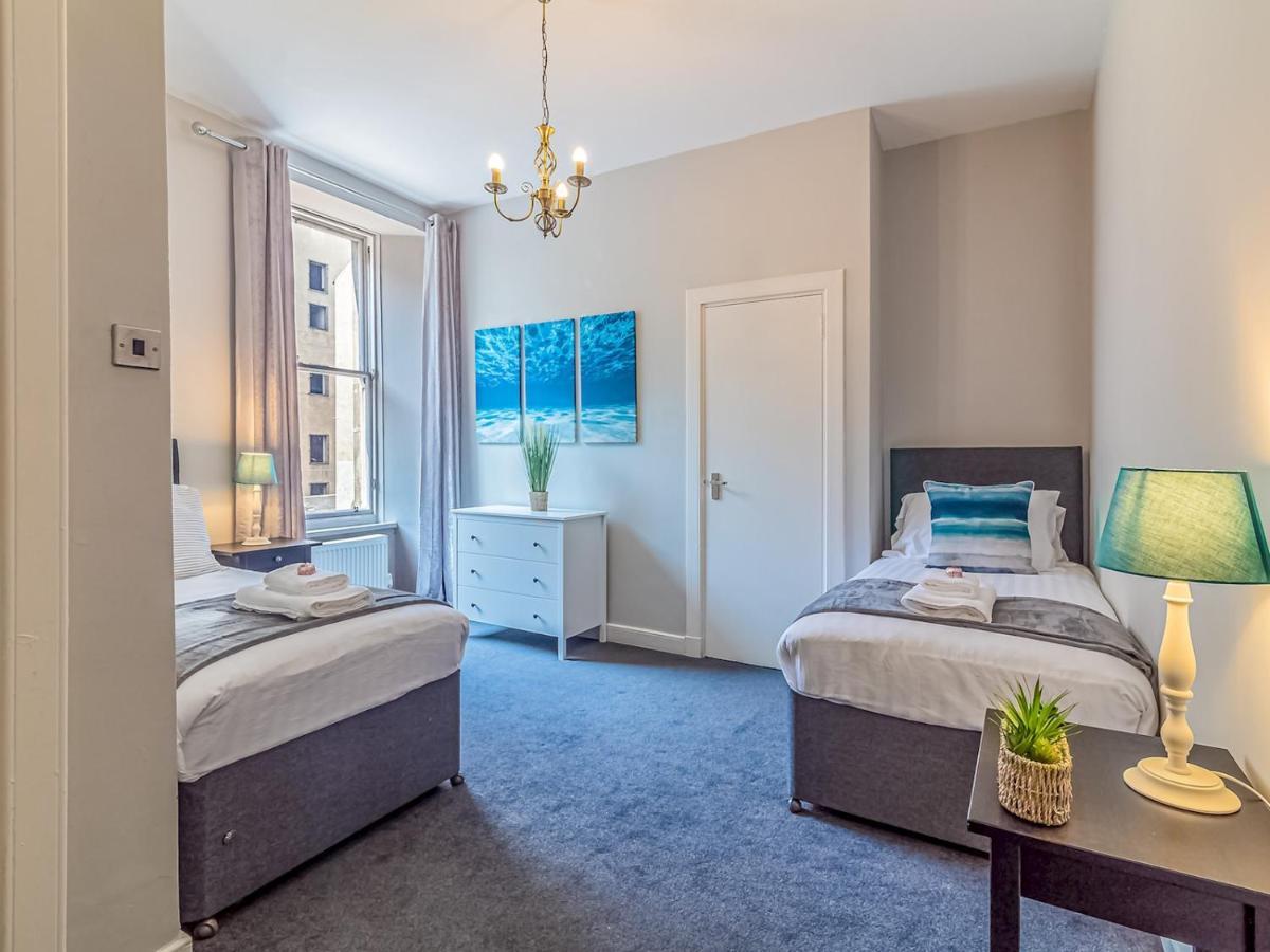Pass The Keys Spacious And Homely Flat On The Royal Mile Edinburg Exteriör bild