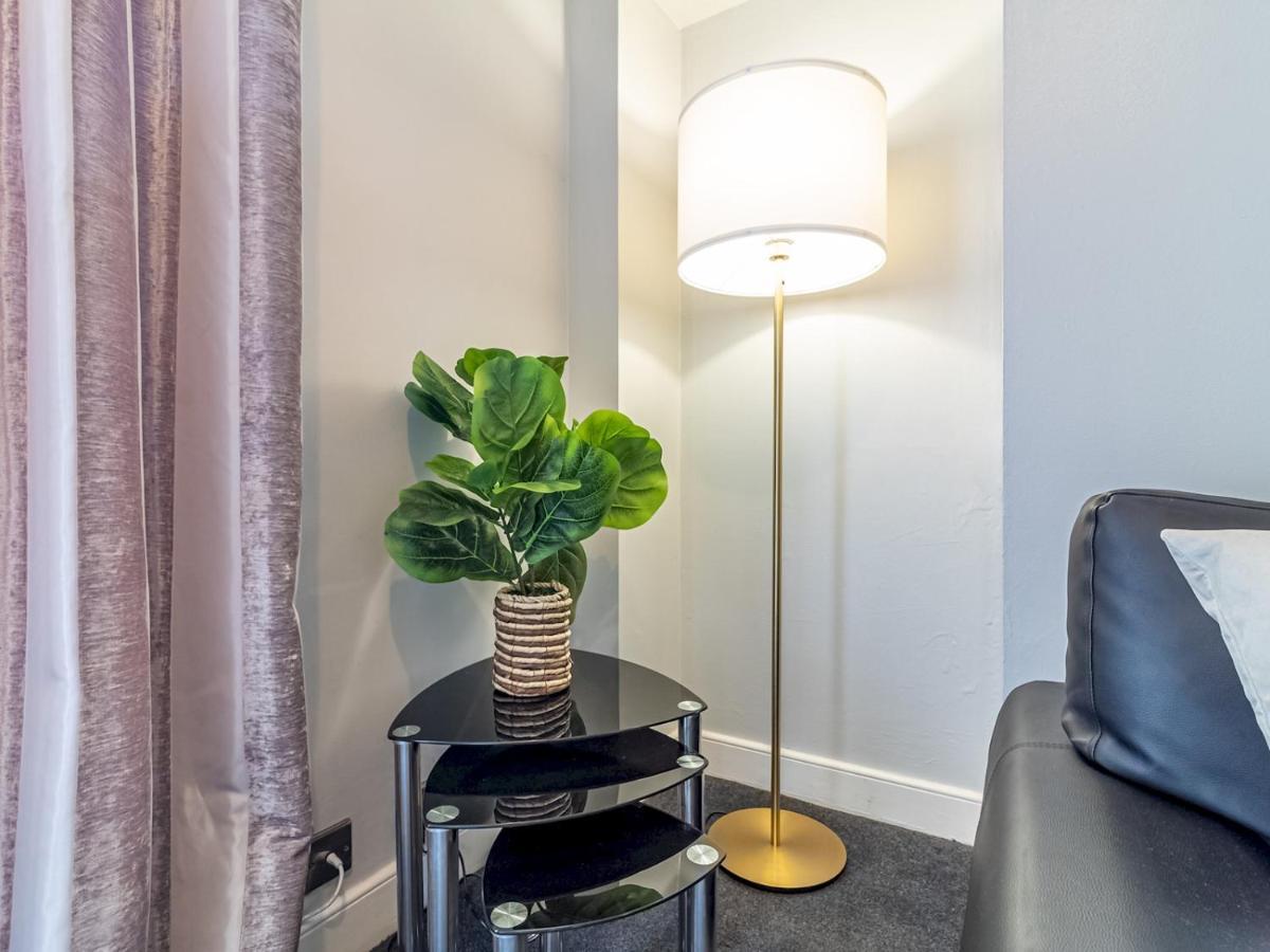Pass The Keys Spacious And Homely Flat On The Royal Mile Edinburg Exteriör bild