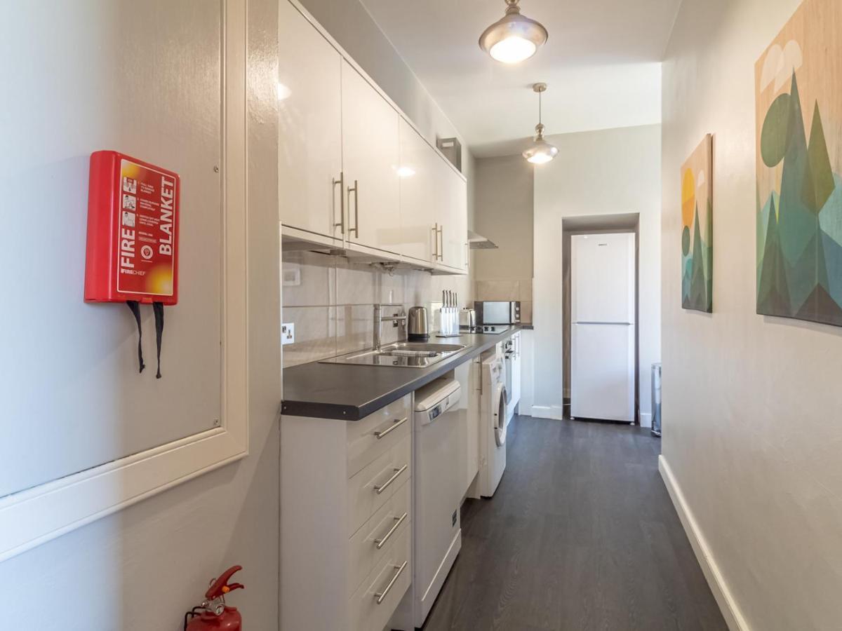 Pass The Keys Spacious And Homely Flat On The Royal Mile Edinburg Exteriör bild