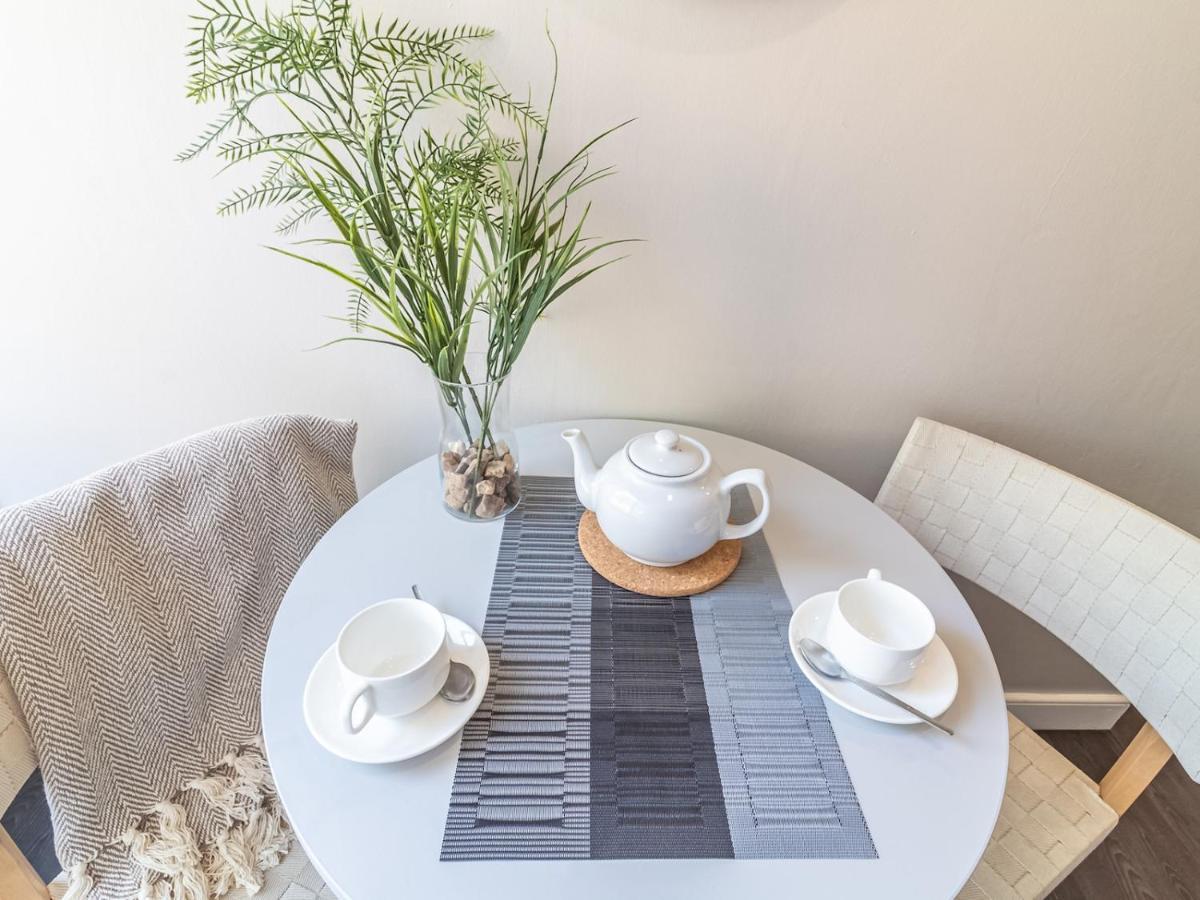 Pass The Keys Spacious And Homely Flat On The Royal Mile Edinburg Exteriör bild