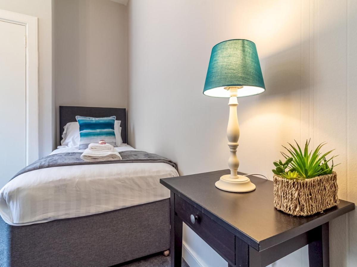 Pass The Keys Spacious And Homely Flat On The Royal Mile Edinburg Exteriör bild