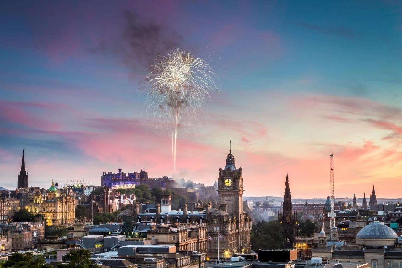 Pass The Keys Spacious And Homely Flat On The Royal Mile Edinburg Exteriör bild