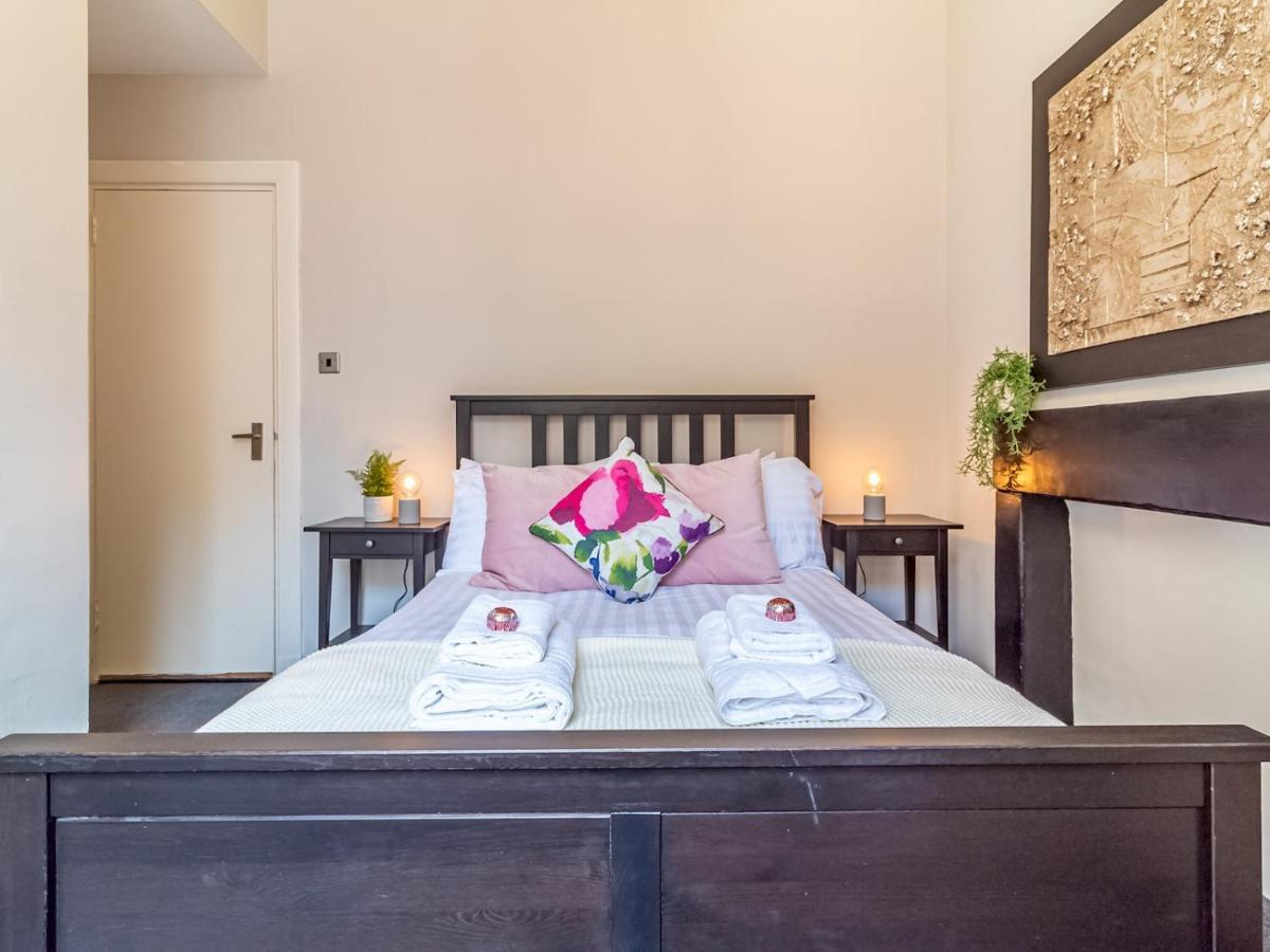 Pass The Keys Spacious And Homely Flat On The Royal Mile Edinburg Exteriör bild