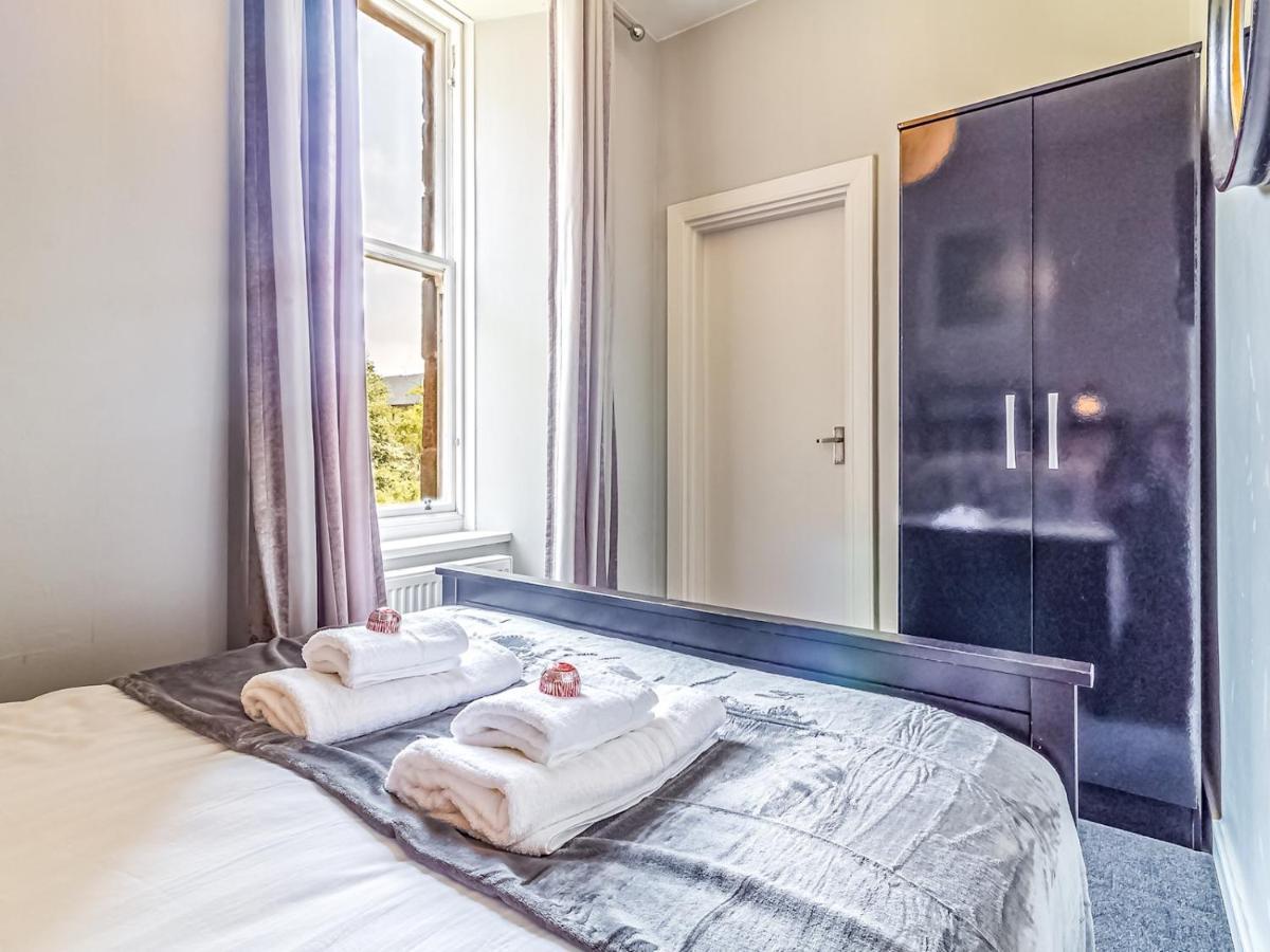 Pass The Keys Spacious And Homely Flat On The Royal Mile Edinburg Exteriör bild